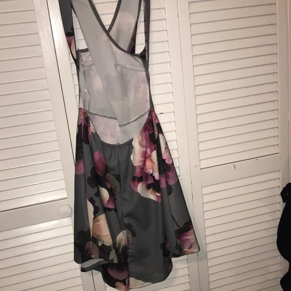 Beautiful dress! - Picture 6 of 6